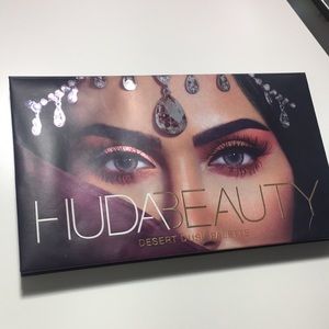 Huda Beauty Desert Dusk Palette